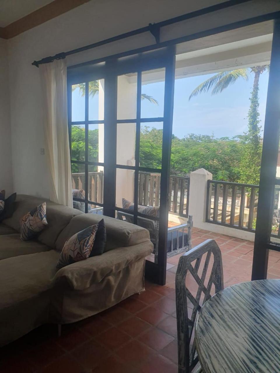 Wayside Beach Apartments 디아니 해변 외부 사진